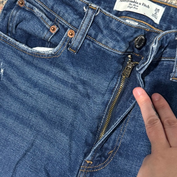 Abercrombie women’s jeans - Picture 3 of 4